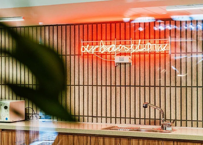신촌 어반슬로우 酒店